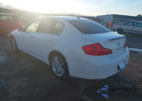 2013 Infiniti G37 Journey z USA, uszkodzony, nr VIN JN1CV6AP4DM303961